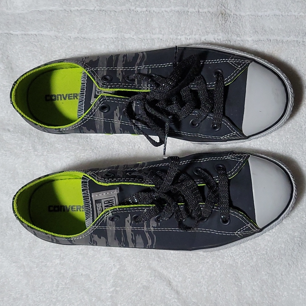 Converse Junior size 6